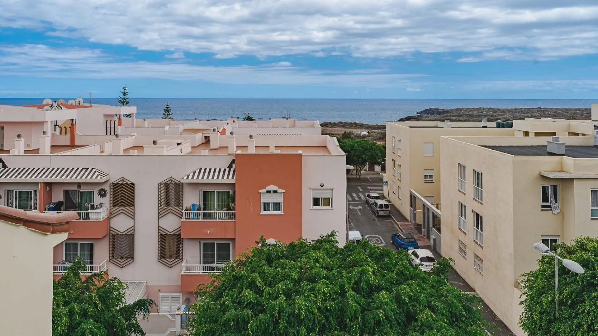 Spacious Apartment With The Private Terrace Arona  Espagne
