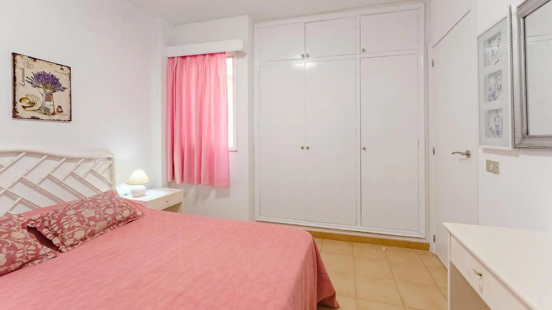 Spacious Apartment With The Private Terrace Arona  Espagne