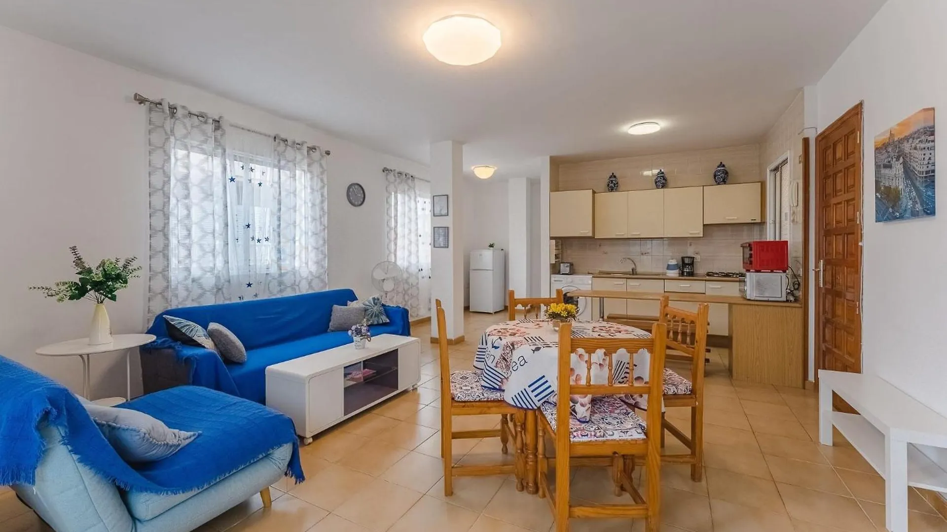 Spacious Apartment With The Private Terrace Arona